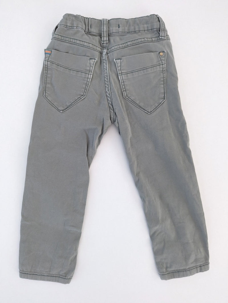 *Fundgrube* Hose - S.Oliver, Junge Gr.98