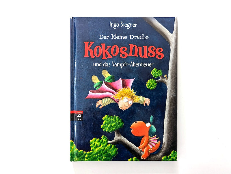 Der kleine Drache Kokosnuss, Kokosnuss und das Vampir-Abenteuer - cbj-Verlag